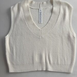 Alo Women's Cream Sweater Vest